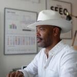 White Hat SEO vs Dark Hat SEO : techniques, différences et risques pour le référencement